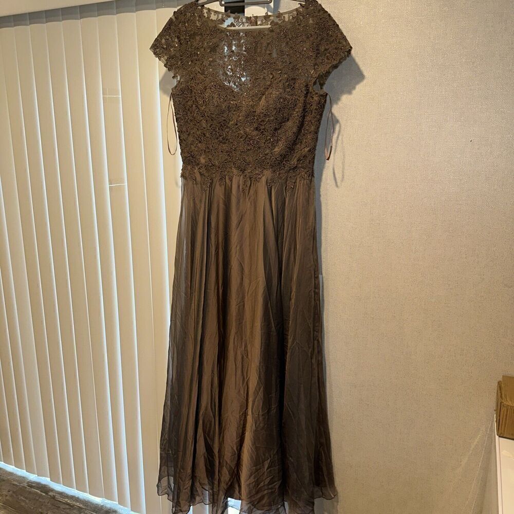 La Femme Dark Mauve Floral Embroidery Chiffon Column Gown. Size 14. NWOT. 13